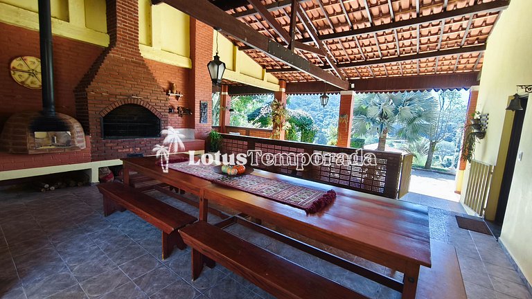 Sítio em São Roque com 7 Dorm, piscina e conforto LT0082