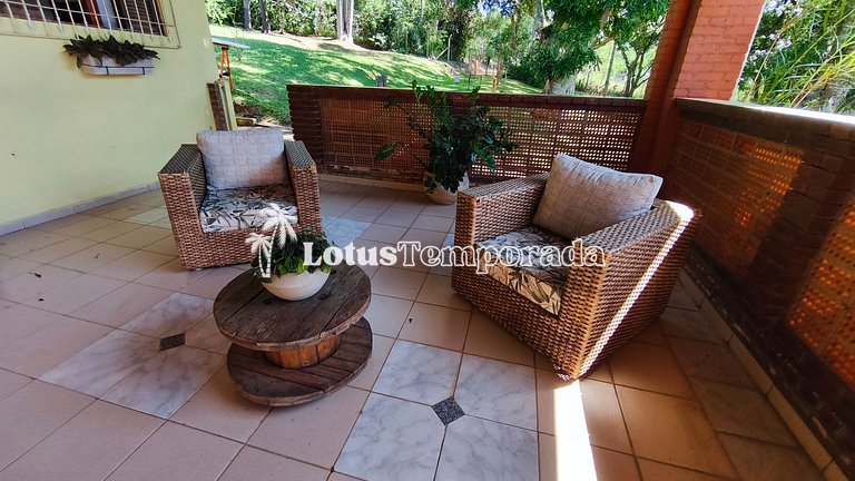 Sítio em São Roque com 7 Dorm, piscina e conforto LT0082