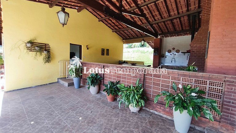 Sítio em São Roque com 7 Dorm, piscina e conforto LT0082