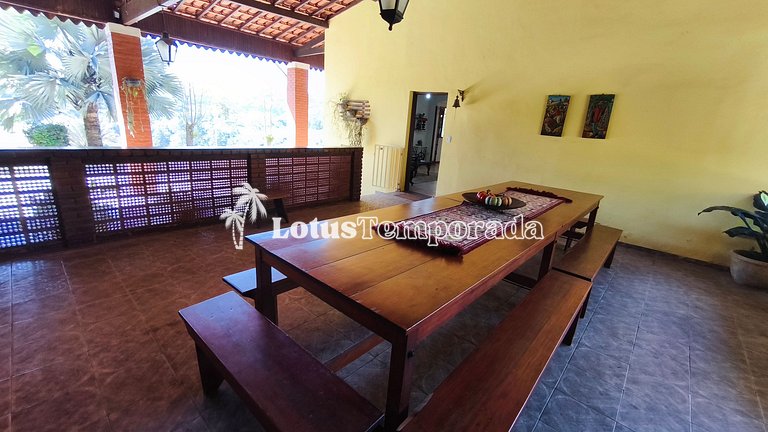 Sítio em São Roque com 7 Dorm, piscina e conforto LT0082
