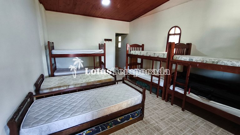 Sítio em São Roque com 7 Dorm, piscina e conforto LT0082