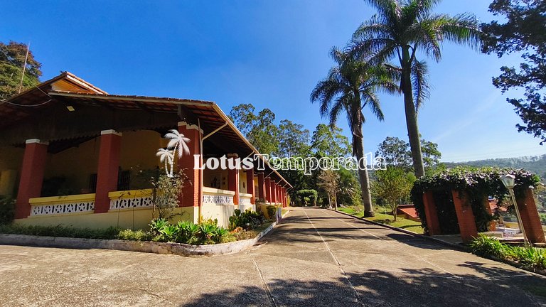 Sítio em São Roque com 7 Dorm, piscina e conforto LT0082