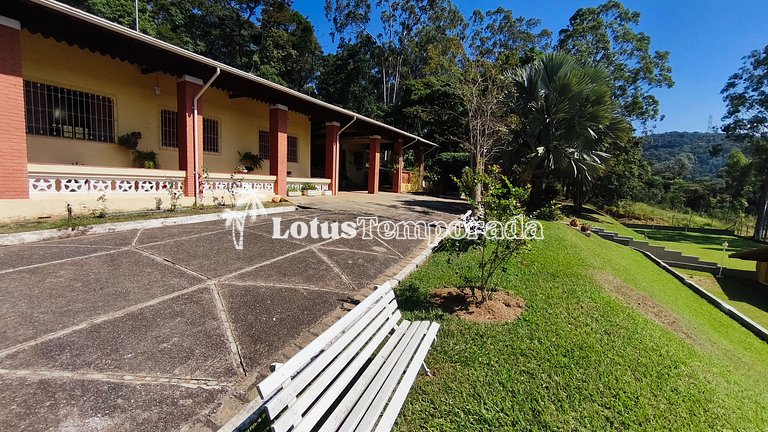 Sítio em São Roque com 7 Dorm, piscina e conforto LT0082