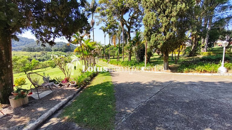 Sítio em São Roque com 7 Dorm, piscina e conforto LT0082