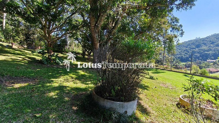 Sítio em São Roque com 7 Dorm, piscina e conforto LT0082