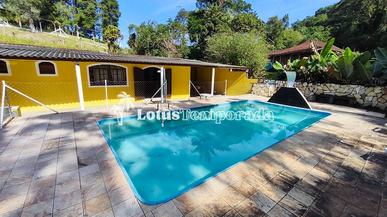 Chácara com piscina, jogos e campo futebol LT0098