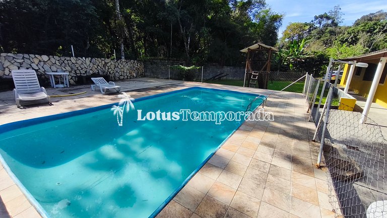 Chácara com piscina, jogos e campo futebol LT0098