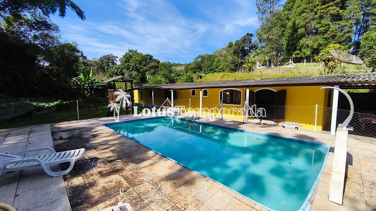 Chácara com piscina, jogos e campo futebol LT0098