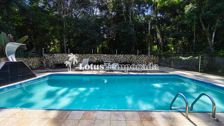 Chácara com piscina, jogos e campo futebol LT0098