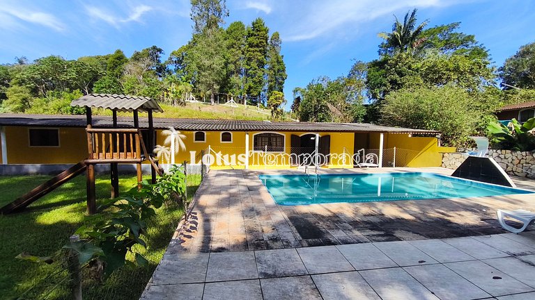 Chácara com piscina, jogos e campo futebol LT0098