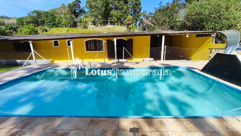 Chácara com piscina, jogos e campo futebol LT0098