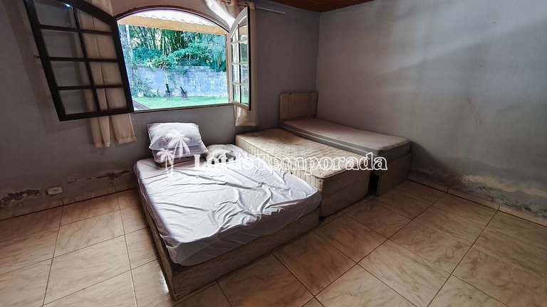 Chácara com piscina, jogos e campo futebol LT0098