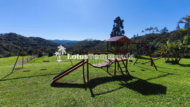 Chácara com vista para montanhas e piscina LT0035