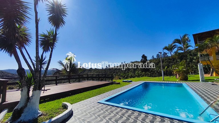 Chácara com vista para montanhas e piscina LT0035