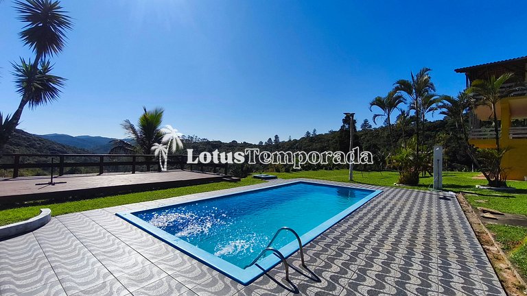 Chácara com vista para montanhas e piscina LT0035