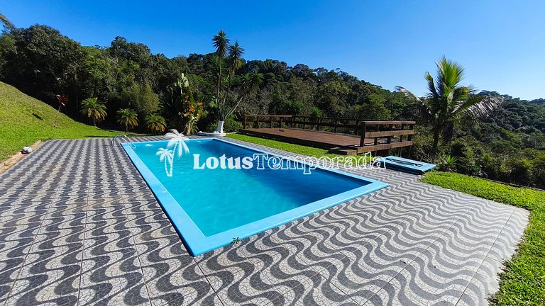 Chácara com vista para montanhas e piscina LT0035