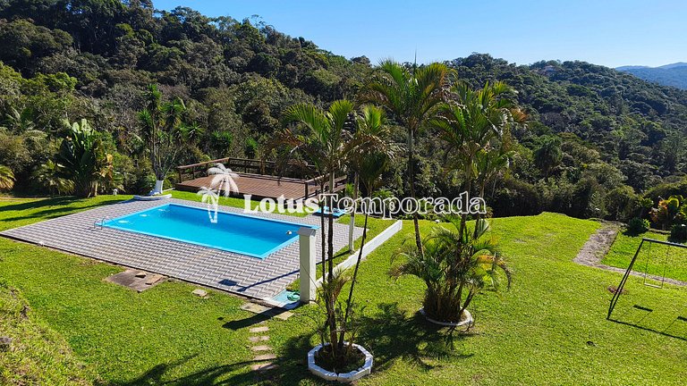 Chácara com vista para montanhas e piscina LT0035