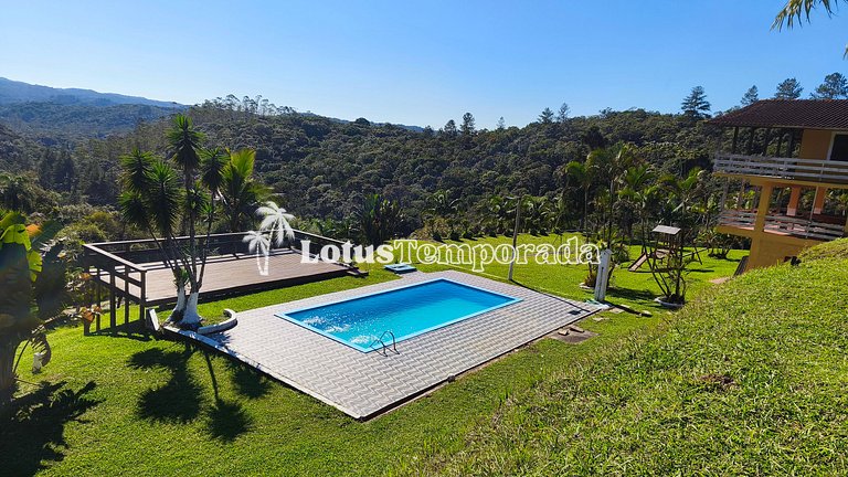 Chácara com vista para montanhas e piscina LT0035
