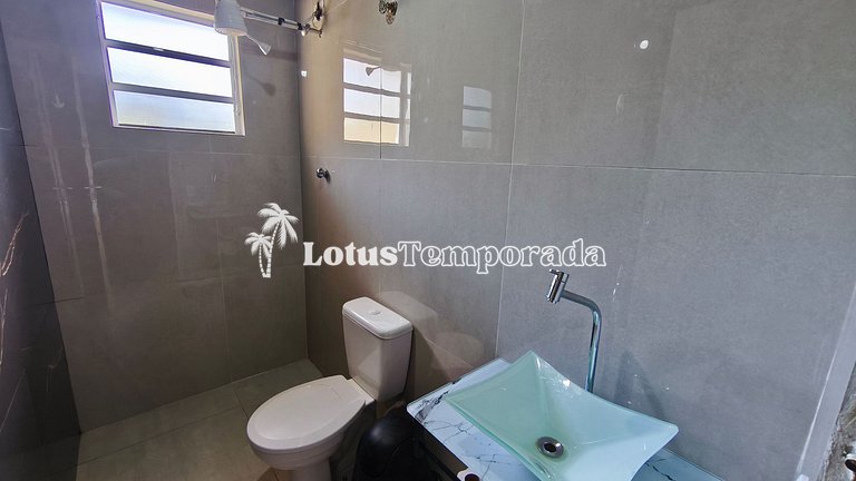 Chácara com vista para montanhas e piscina LT0035