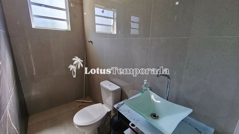 Chácara com vista para montanhas e piscina LT0035