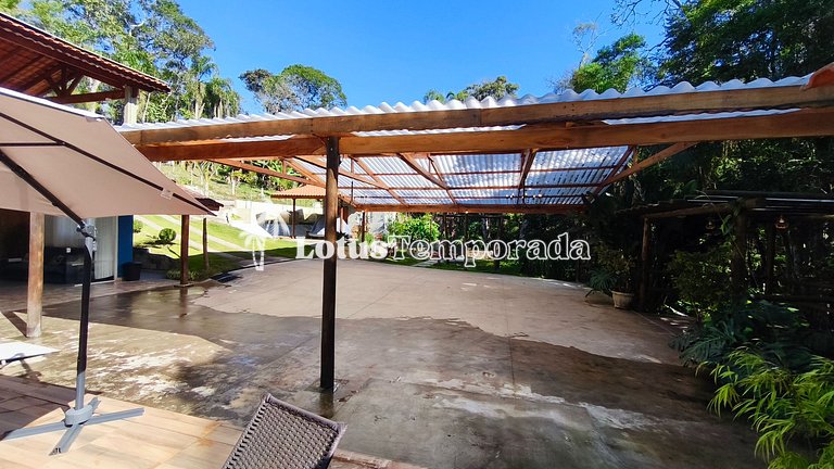 Sítio com lazer completo e conforto familiar LT0057