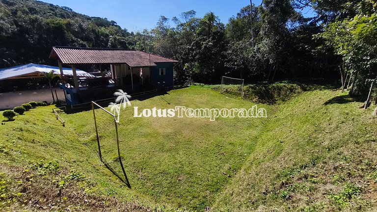 Sítio com lazer completo e conforto familiar LT0057