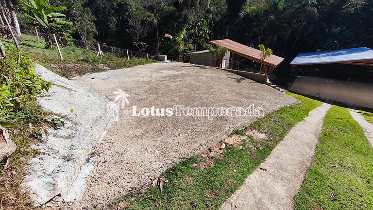 Sítio com lazer completo e conforto familiar LT0057