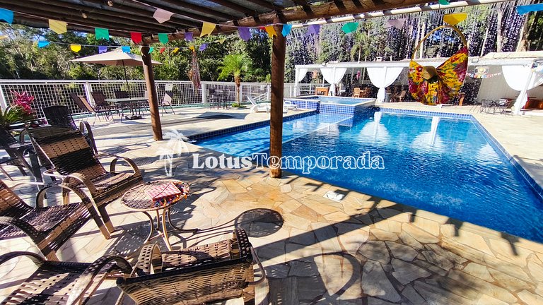 Chácara para eventos e lazer em Itapecerica LT0101