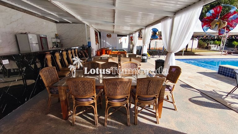 Chácara para eventos e lazer em Itapecerica LT0101