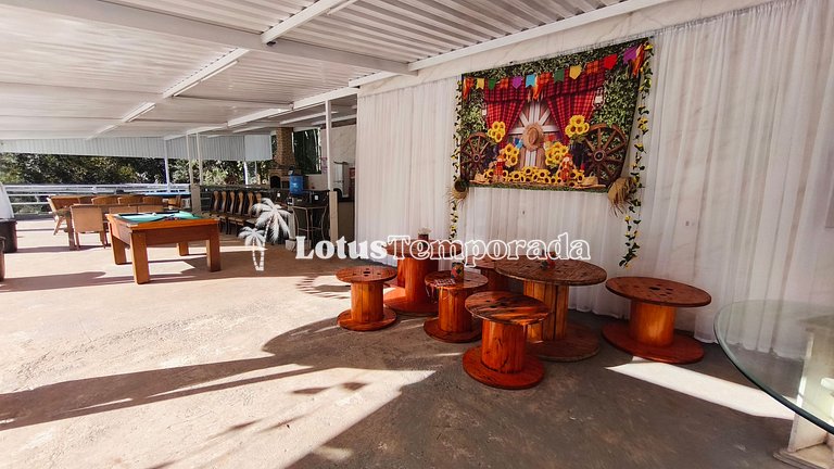 Chácara para eventos e lazer em Itapecerica LT0101