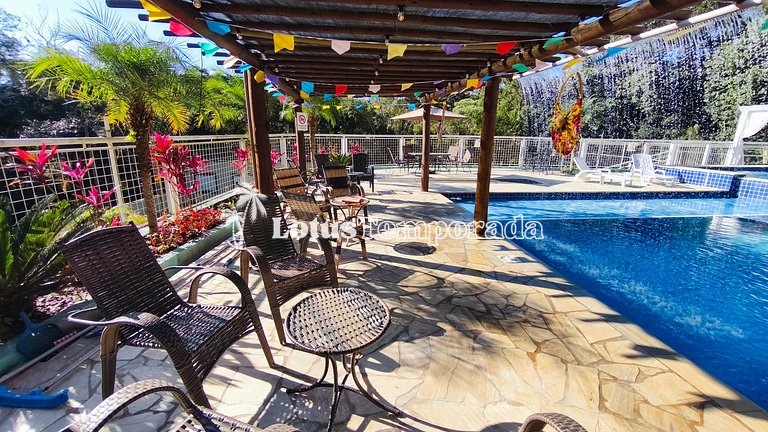Chácara para eventos e lazer em Itapecerica LT0101