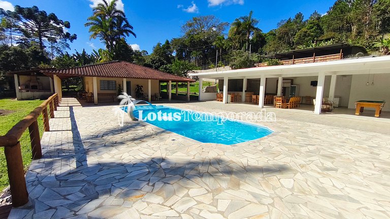 Chácara com piscina aquecida e eventos LT0095