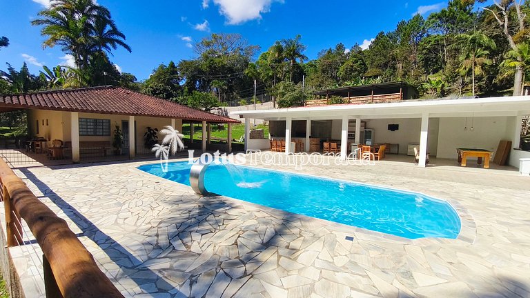 Chácara com piscina aquecida e eventos LT0095