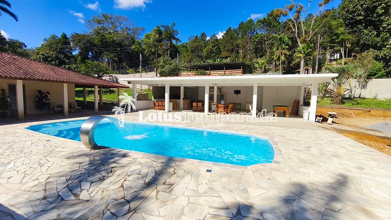 Chácara com piscina aquecida e eventos LT0095