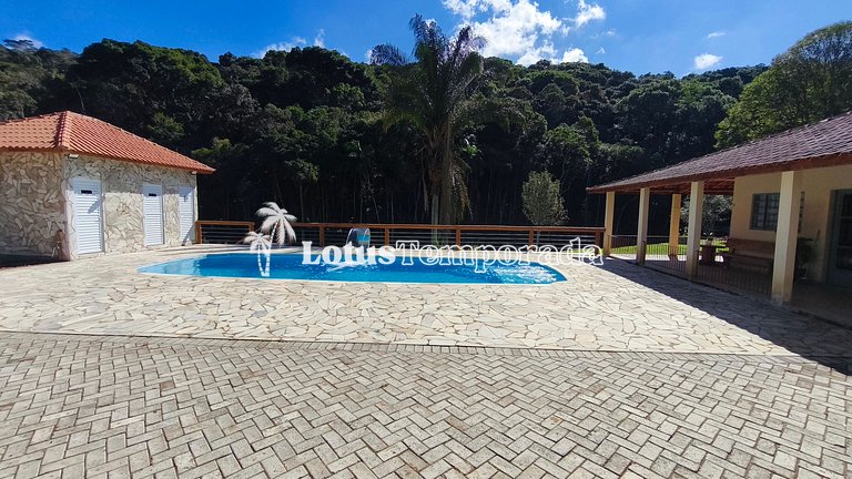 Chácara com piscina aquecida e eventos LT0095