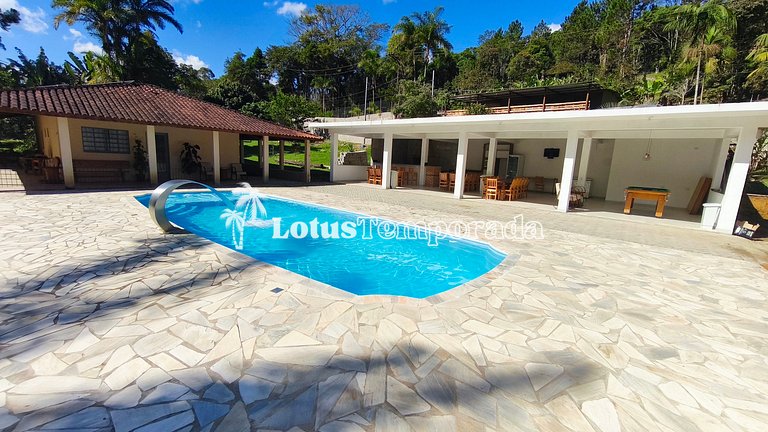 Chácara com piscina aquecida e eventos LT0095
