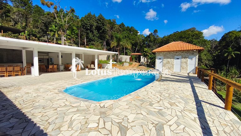 Chácara com piscina aquecida e eventos LT0095