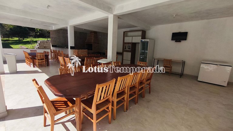 Chácara com piscina aquecida e eventos LT0095