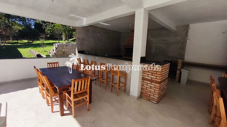 Chácara com piscina aquecida e eventos LT0095
