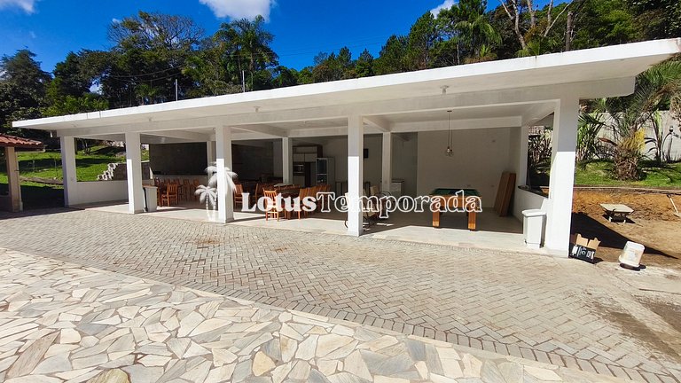 Chácara com piscina aquecida e eventos LT0095