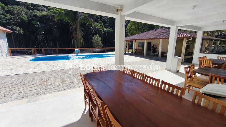 Chácara com piscina aquecida e eventos LT0095