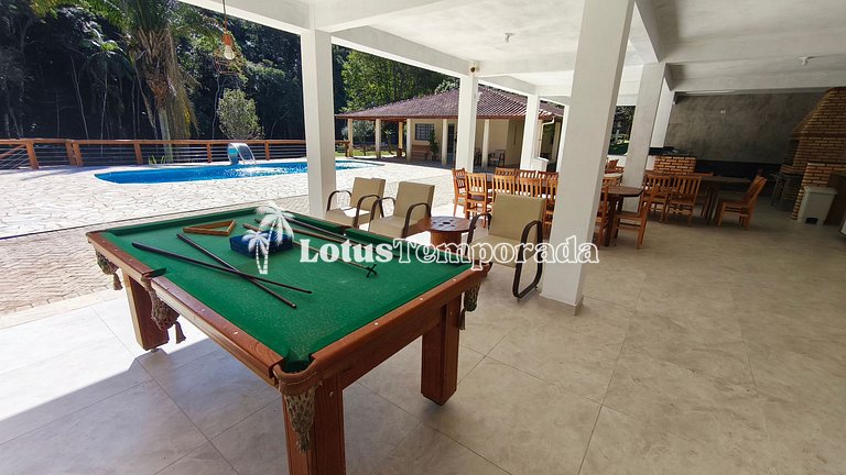 Chácara com piscina aquecida e eventos LT0095