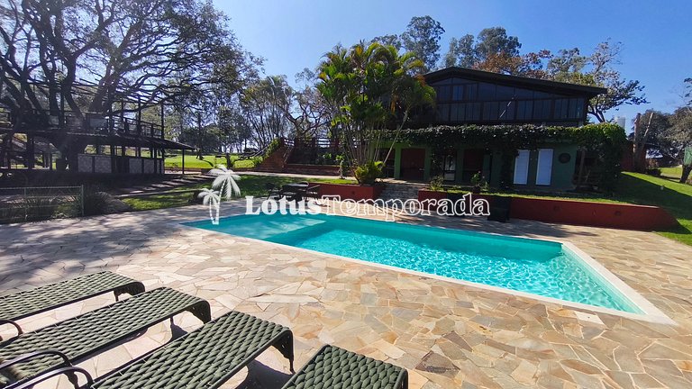 Chácara com 7 Suítes e quadra de Beach Tennis LT0091