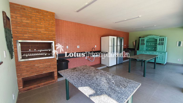 Chácara com 7 Suítes e quadra de Beach Tennis LT0091