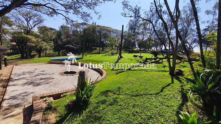 Chácara com 7 Suítes e quadra de Beach Tennis LT0091