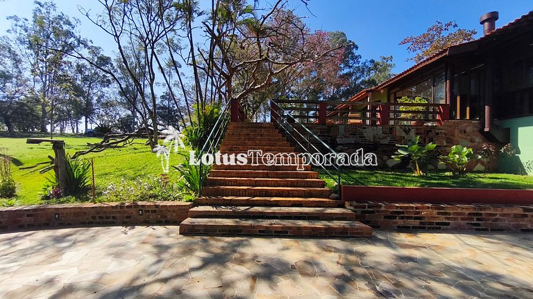 Chácara com 7 Suítes e quadra de Beach Tennis LT0091
