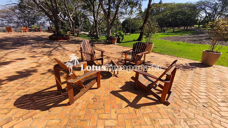 Chácara com 7 Suítes e quadra de Beach Tennis LT0091