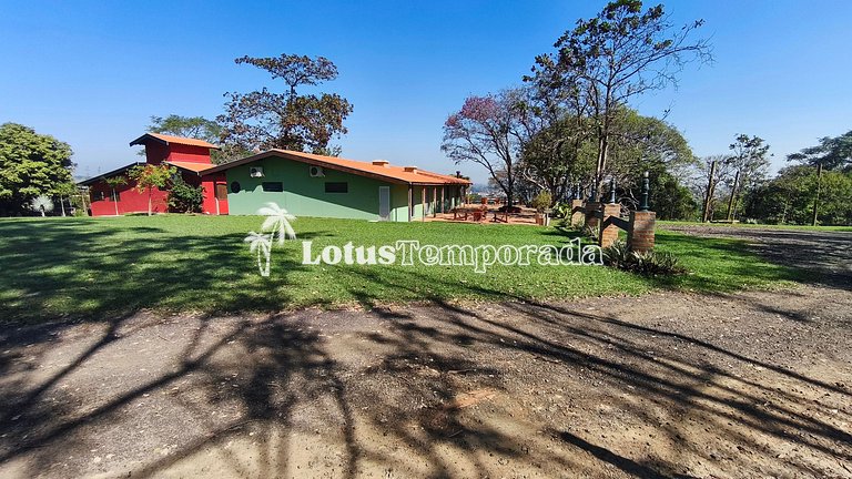 Chácara com 7 Suítes e quadra de Beach Tennis LT0091