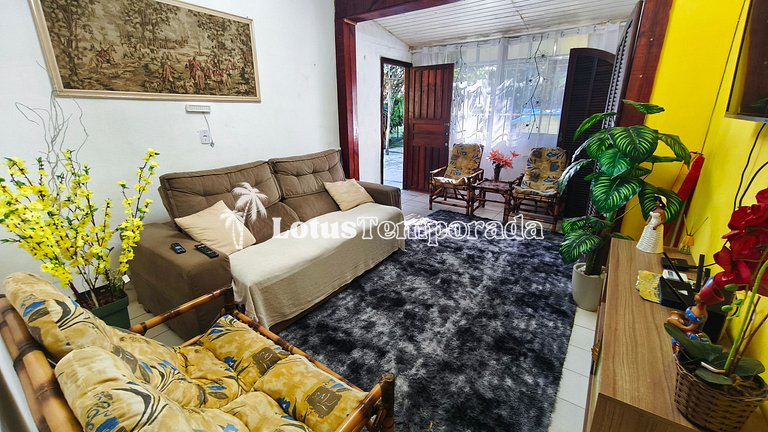 Chácara com piscina, área gourmet e 4 suítes LT0079