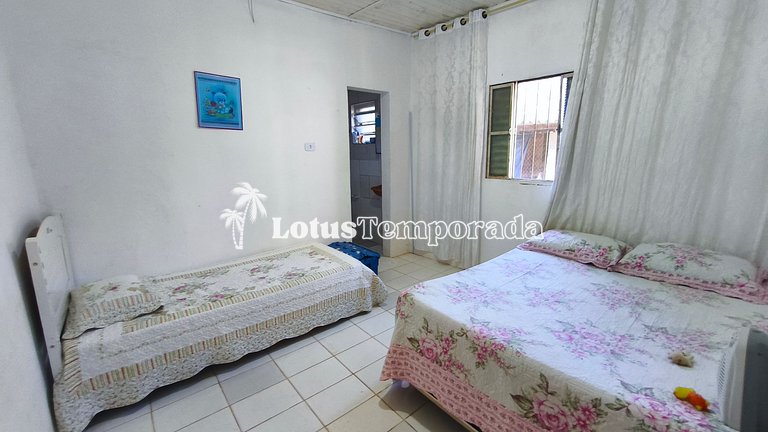 Chácara com piscina, área gourmet e 4 suítes LT0079